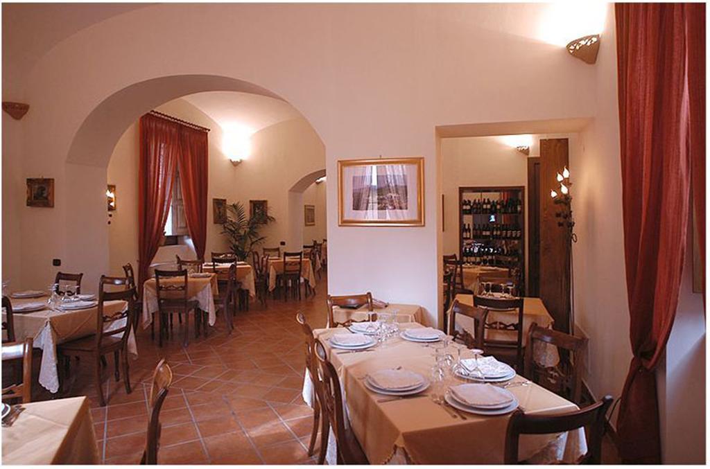 Hotel Ristorante Novecento Caserta Eksteriør billede