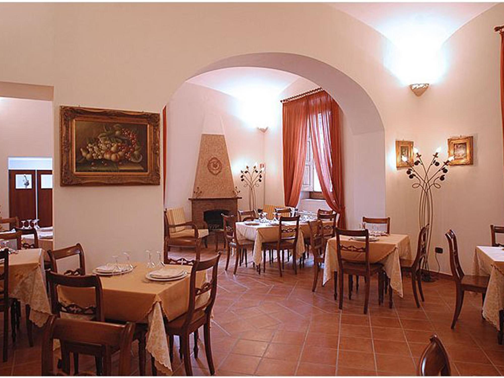 Hotel Ristorante Novecento Caserta Eksteriør billede