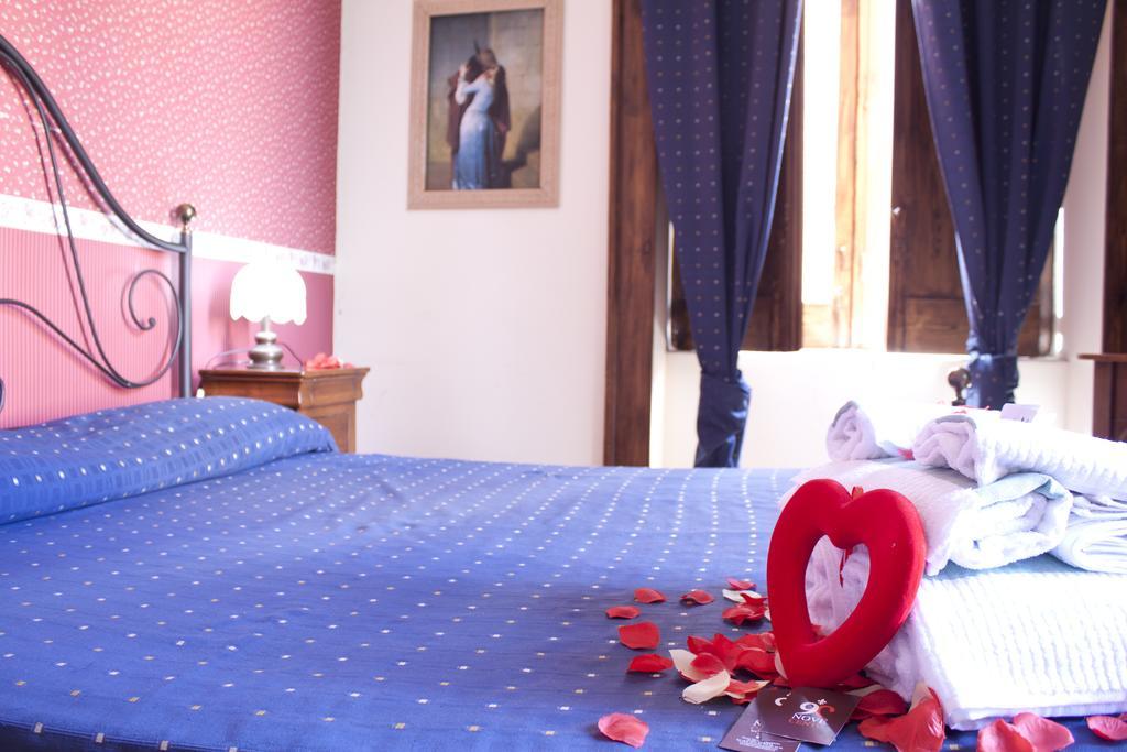 Hotel Ristorante Novecento Caserta Værelse billede