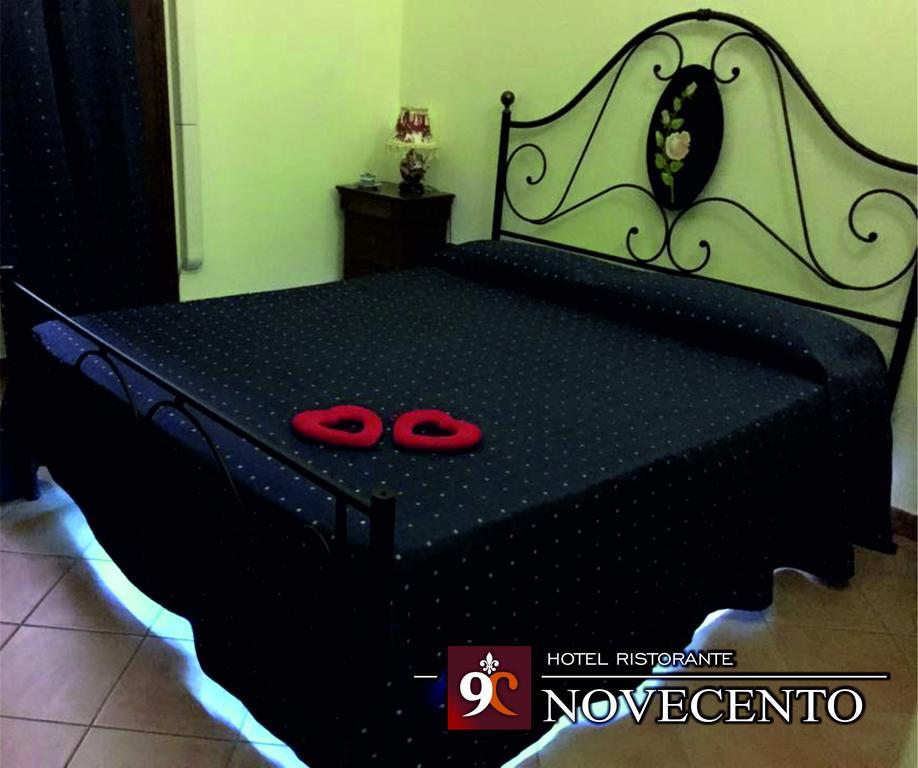 Hotel Ristorante Novecento Caserta Eksteriør billede