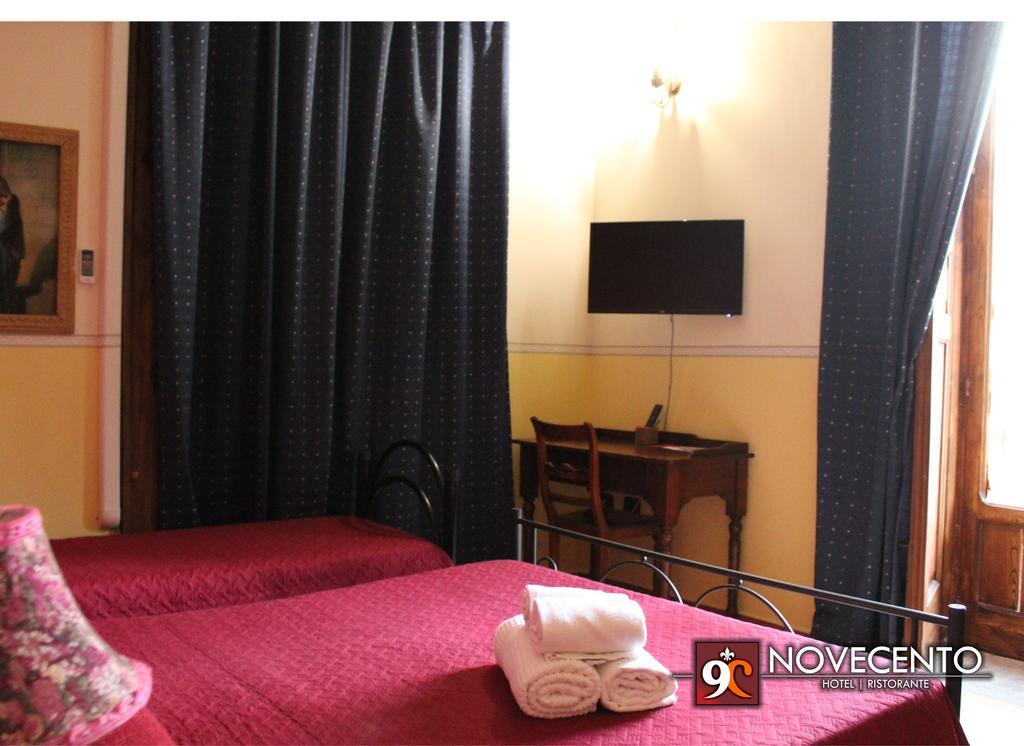 Hotel Ristorante Novecento Caserta Eksteriør billede
